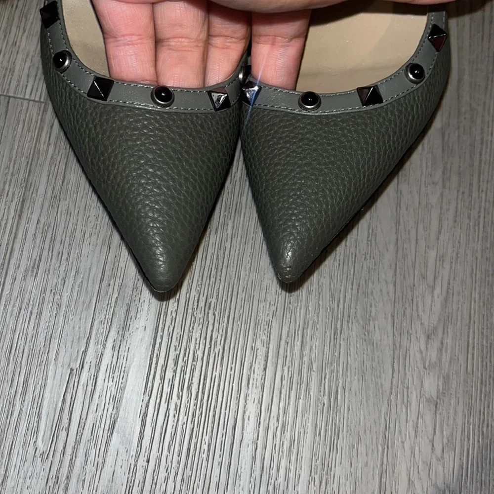Like new Valentino Garavani heels